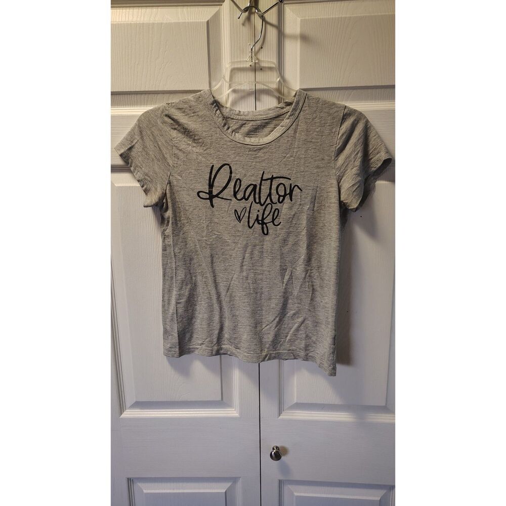 Time and Tru Realtor Life Graphic T-Shirt Gray Heathered Size Small 4-6